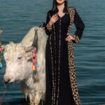 👑 عباية الملوك | أناقة تليق بكِي ✨